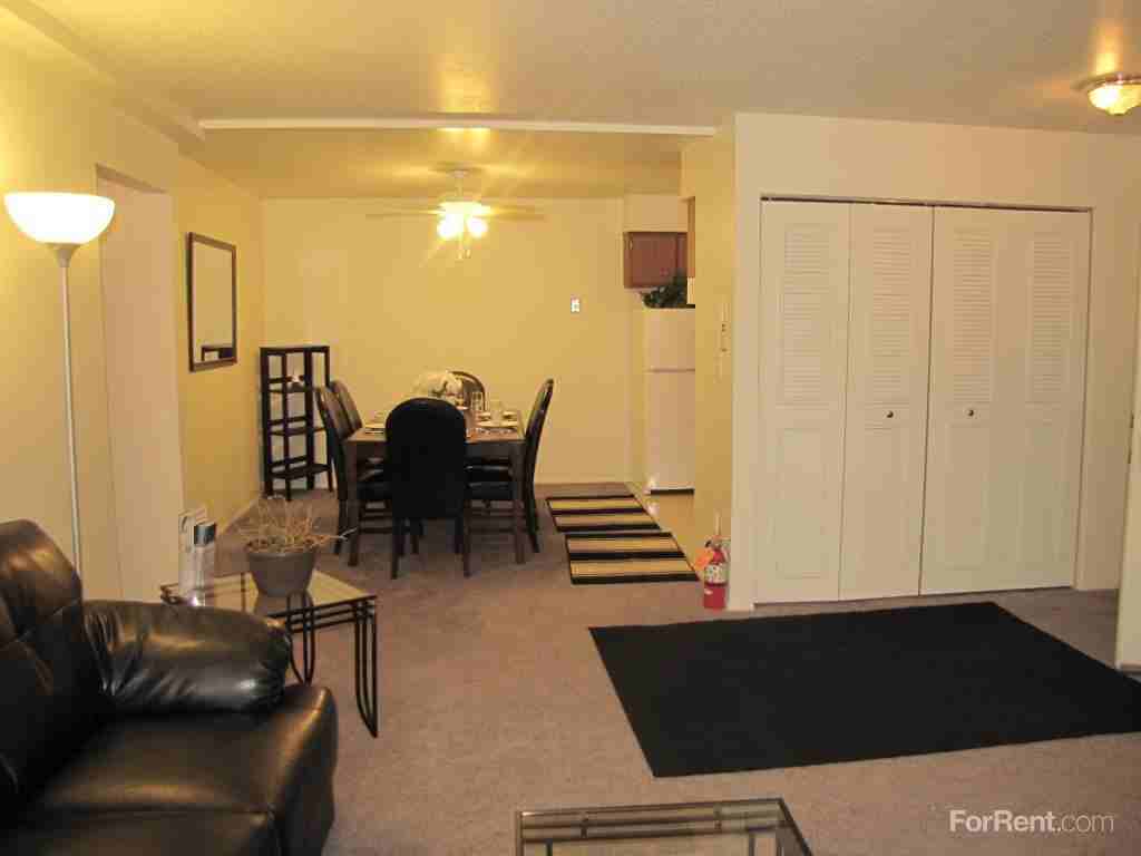 Western Heights Apartments - Photo 3 of 12