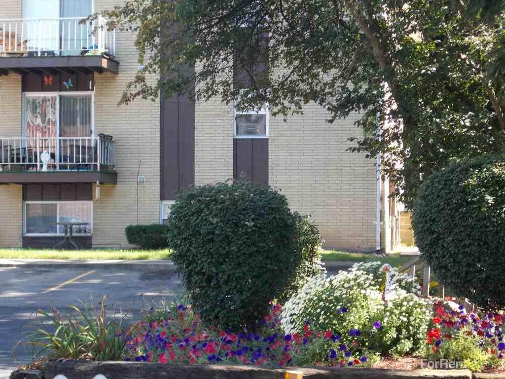 Summerhouse Square - Photo 3 of 11