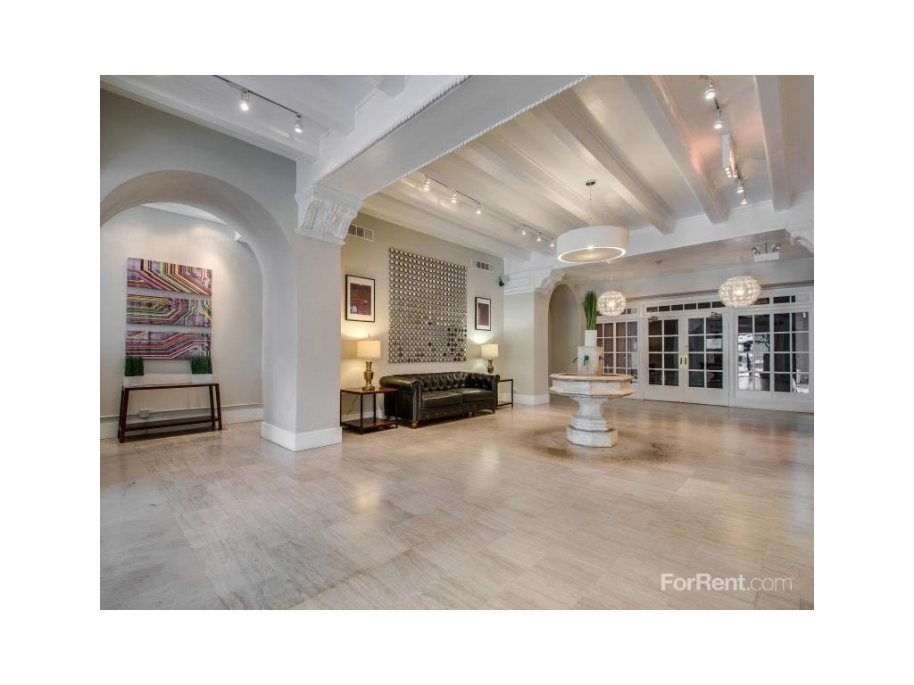 7301 N Sheridan Apartments - Rockwell Partners - Photo 3 of 8