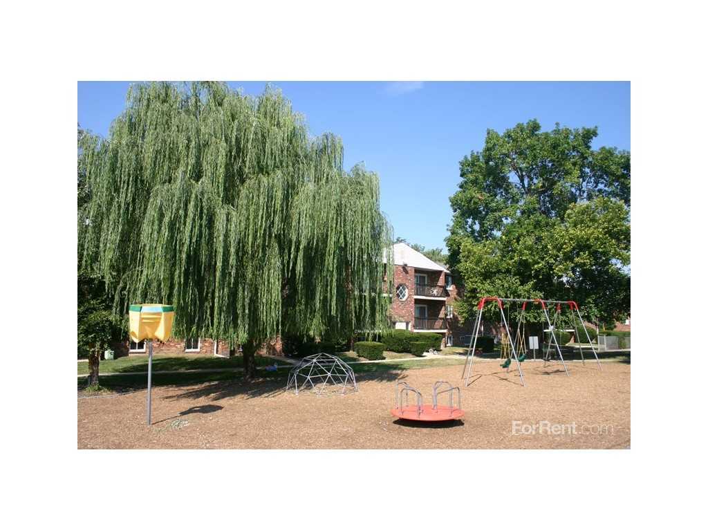 Southgate Gardens Apartments - Photo 3 of 19