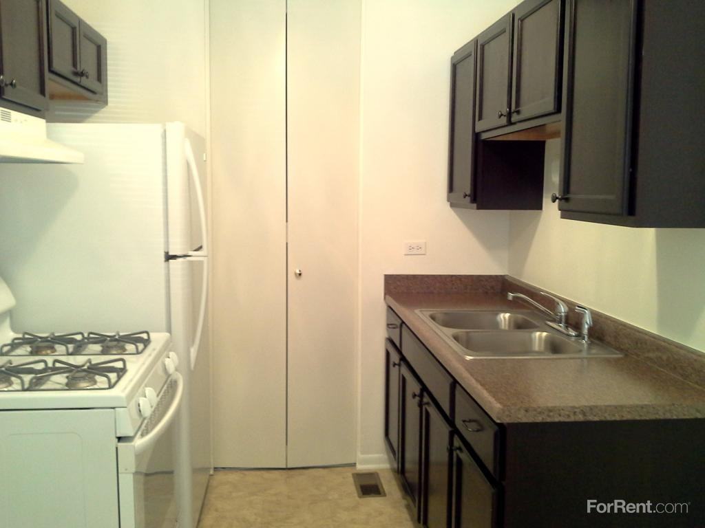 River Oaks Towne Houses Cooperative - Photo 3 of 19