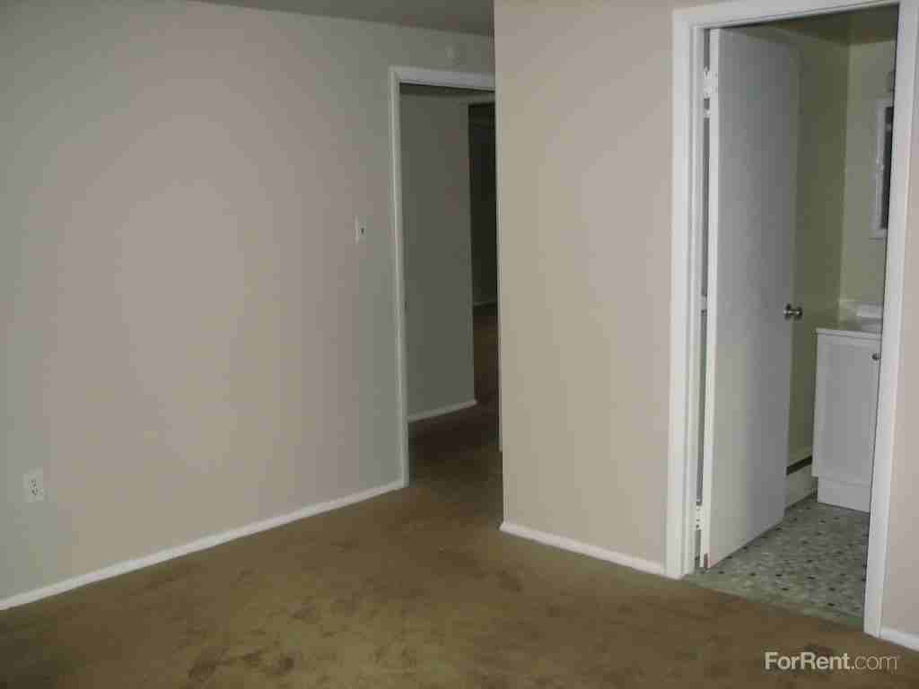 Maryland Apartments - Photo 3 of 18