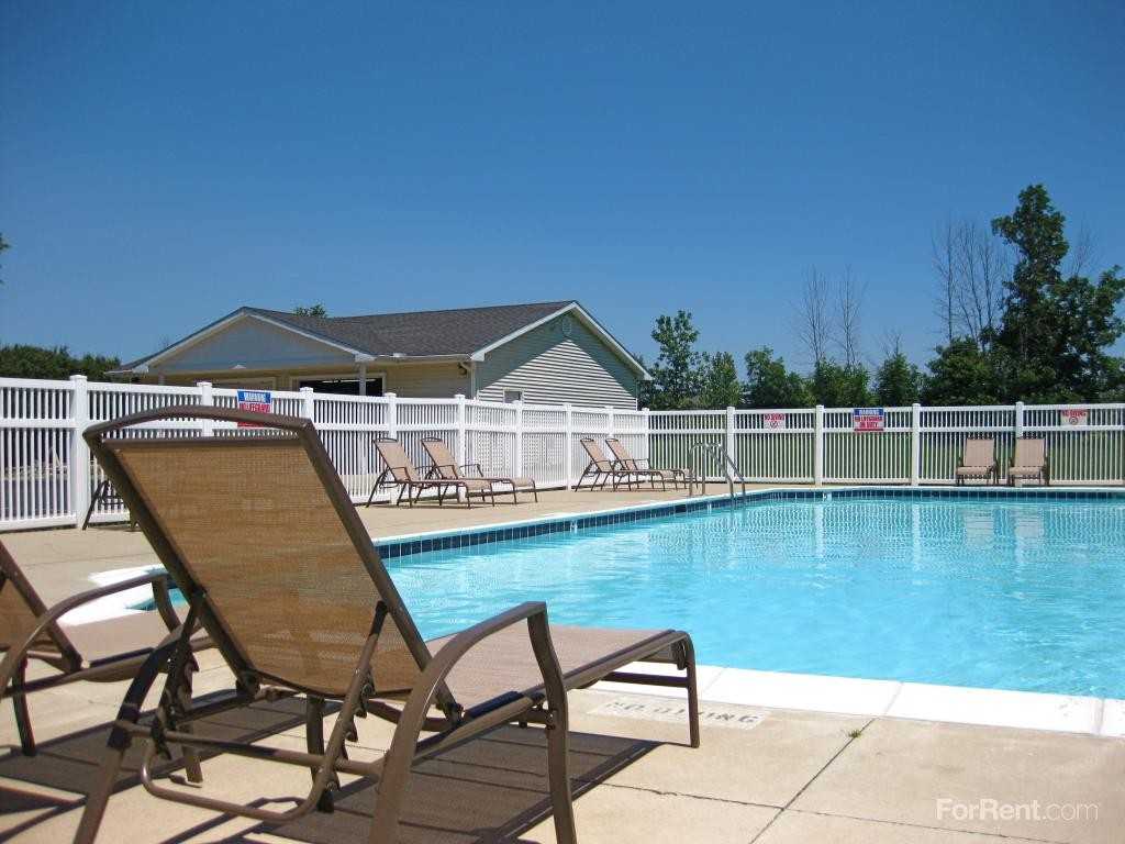 Apple Creek Station Apartments & Townhomes - Photo 3 of 19