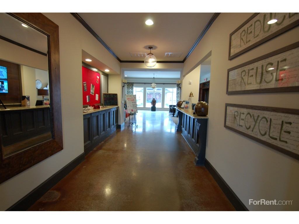 Varsity House Muncie - Photo 3 of 19