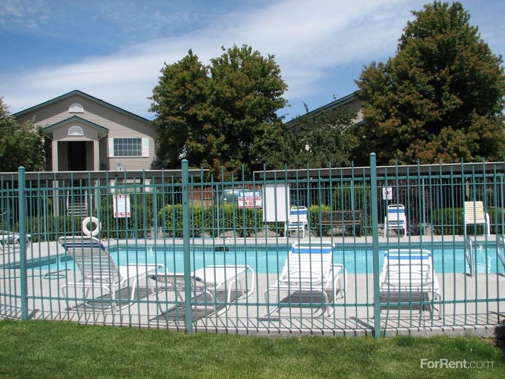 Green & Jin Investments - Photo 3 of 19