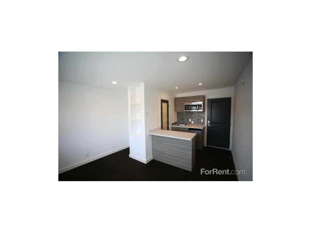 Hollywood Off-Vine - Photo 2 of 4