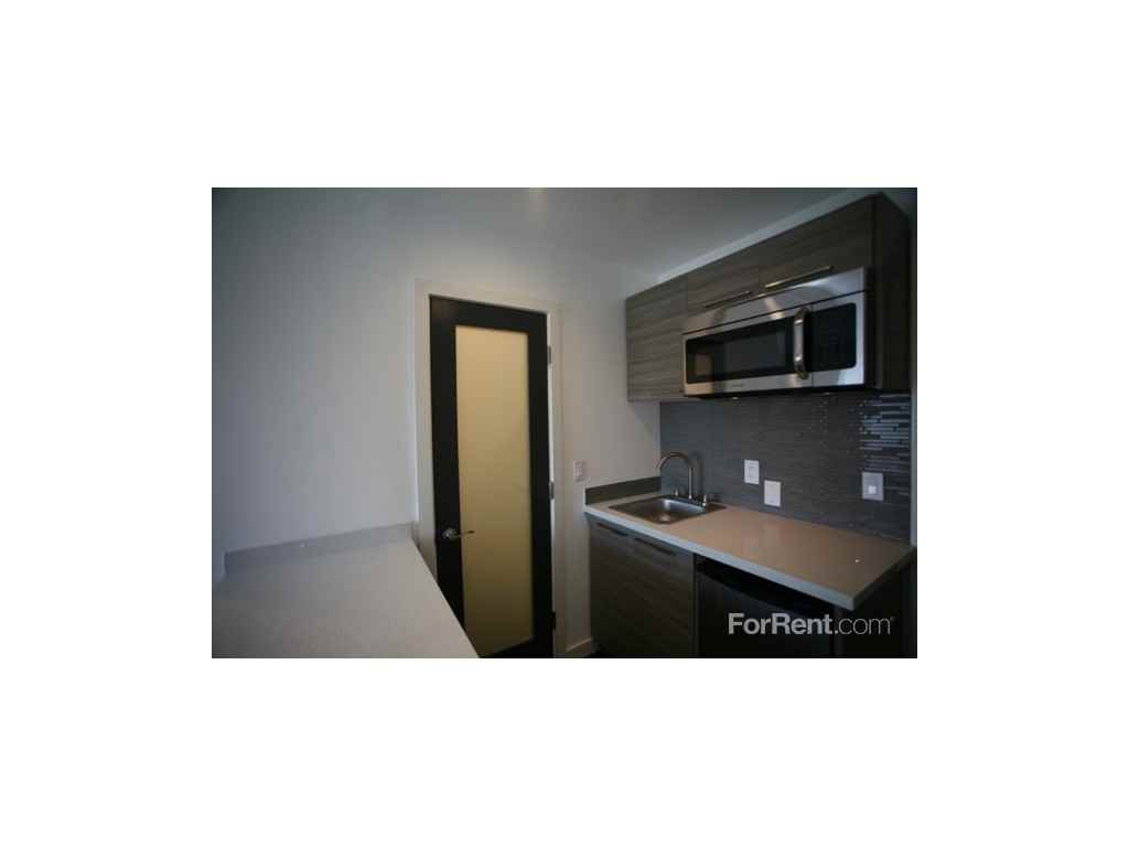 Hollywood Off-Vine - Photo 3 of 4