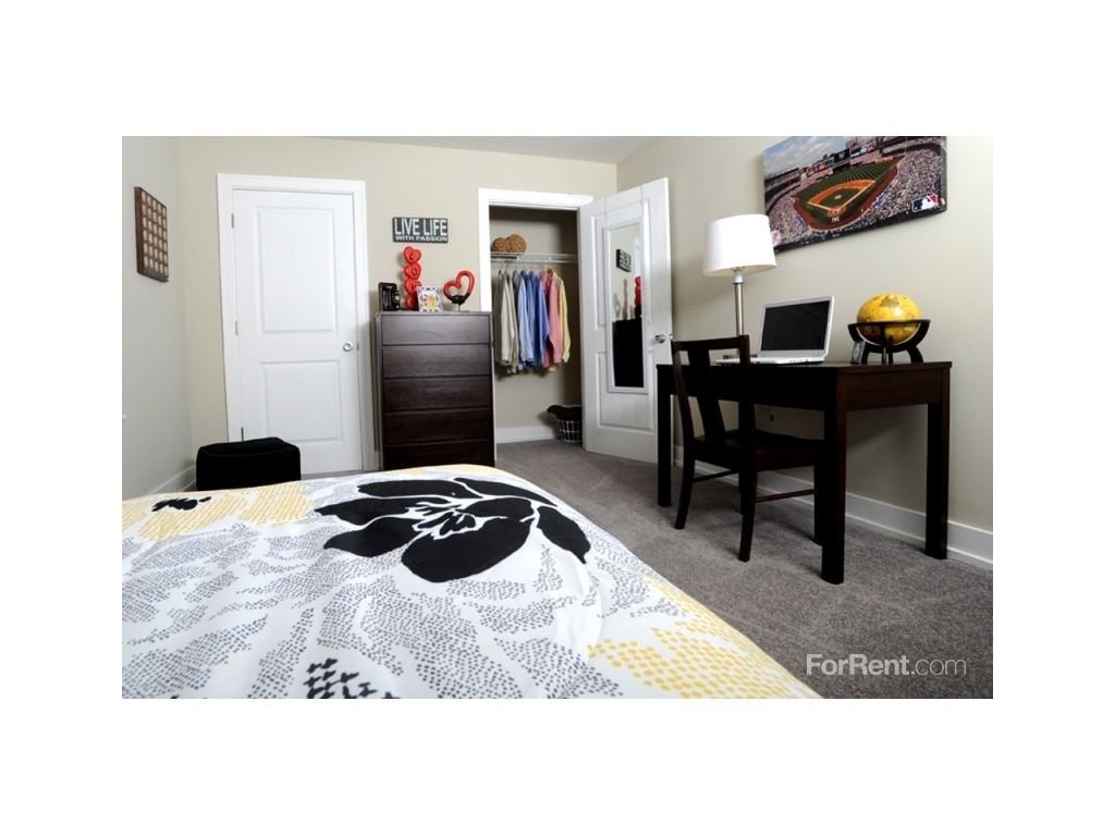 The Grand at Rum Creek - Photo 3 of 9