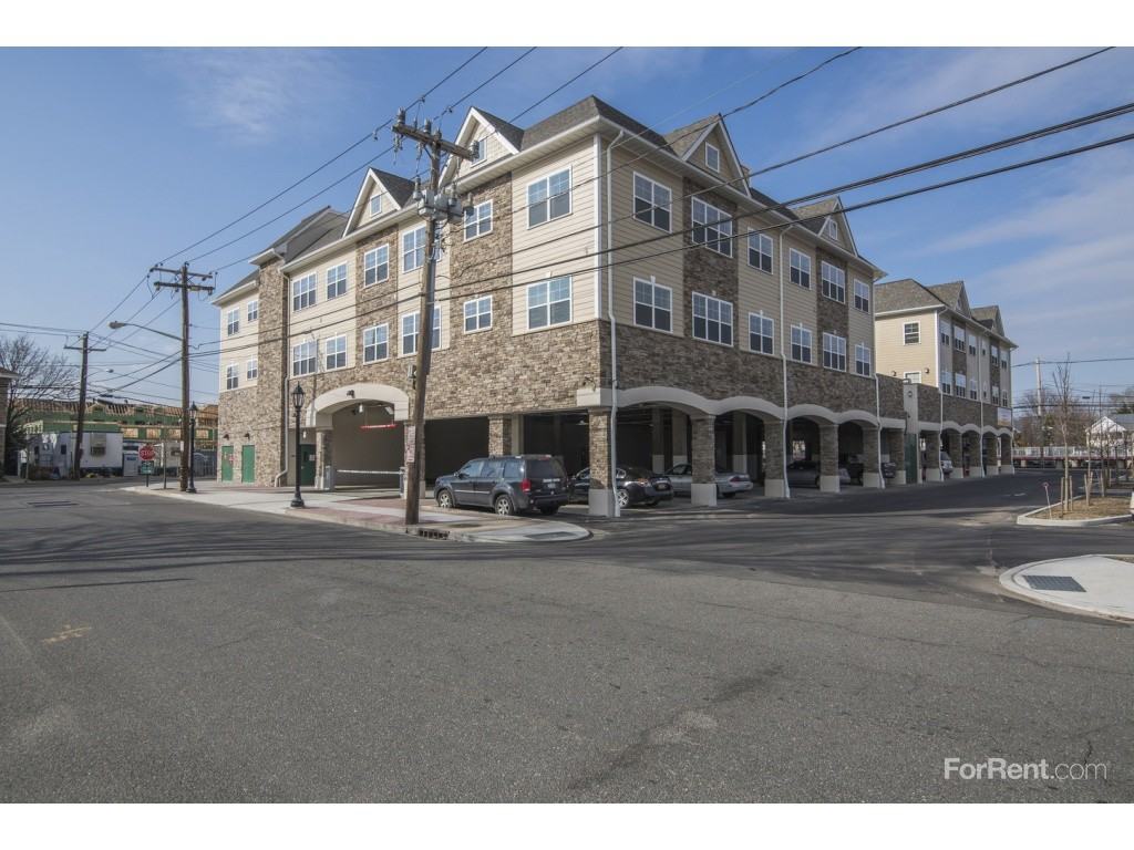 The Jefferson at Farmingdale Plaza - Photo 3 of 20