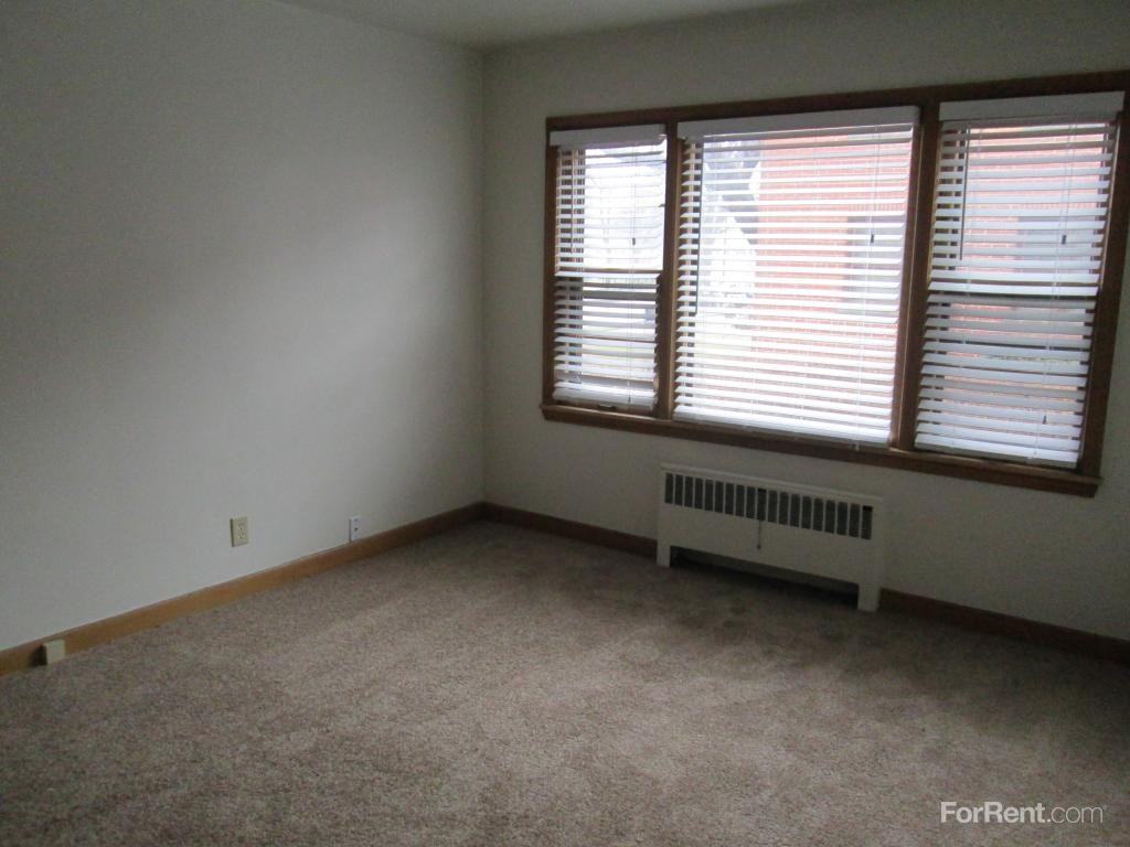 Bluemound Courtyard - Photo 3 of 4