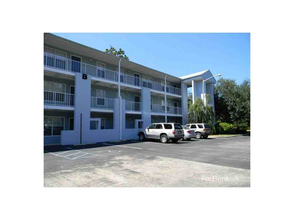 Whitehall Apartments - Photo 3 of 6