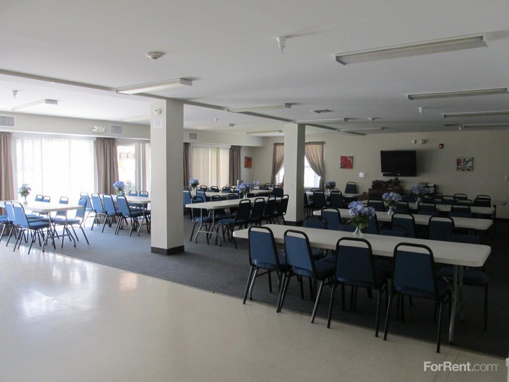 Brighton Square Senior Apartments - Photo 3 of 20