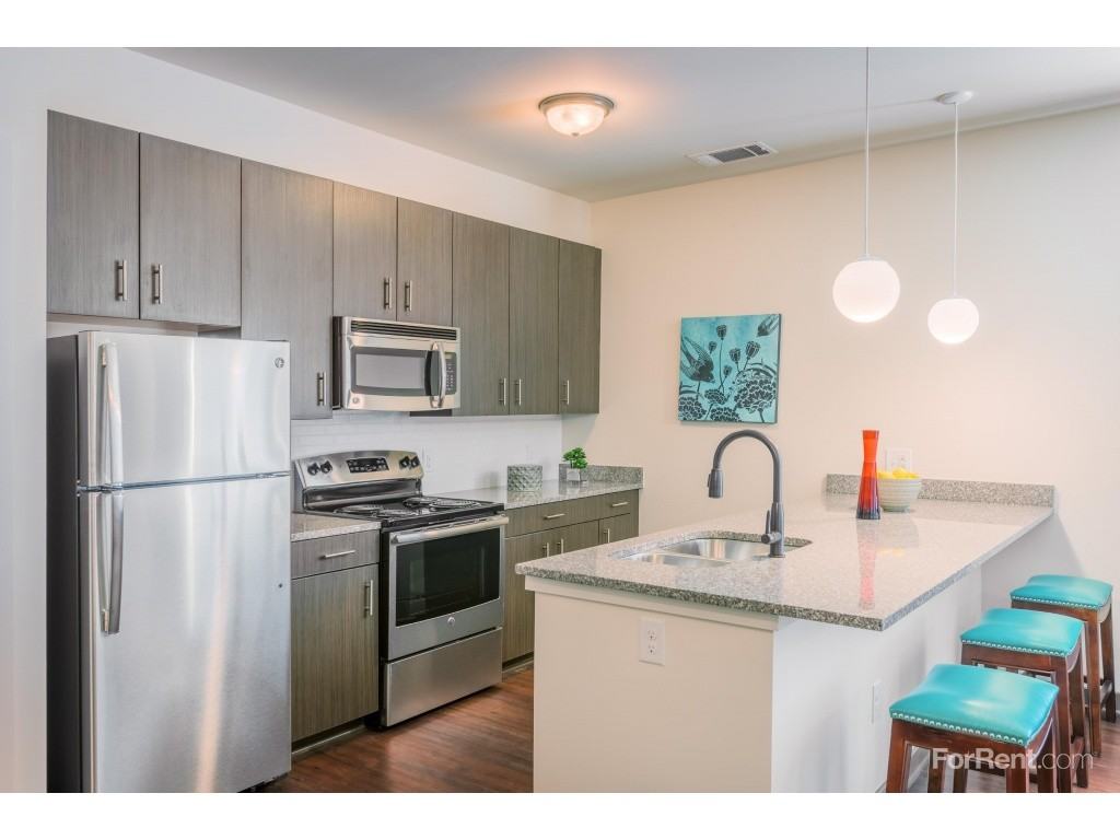 M Station Apartments - Photo 3 of 10