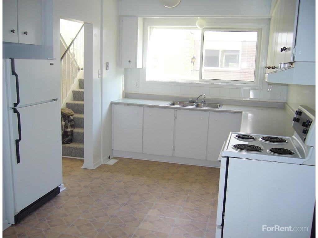 60-98 Gilder Drive - Photo 3 of 5