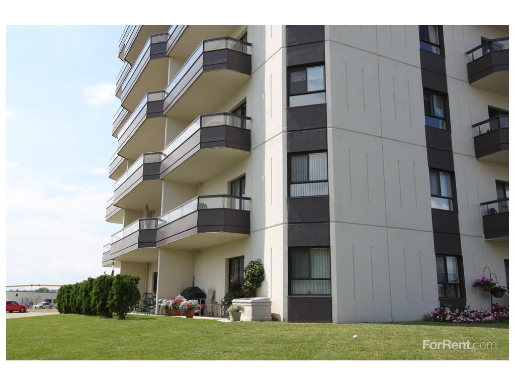 Marina Park Place III - Photo 2 of 12