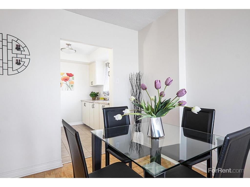 Brittany Apartments - Photo 3 of 11