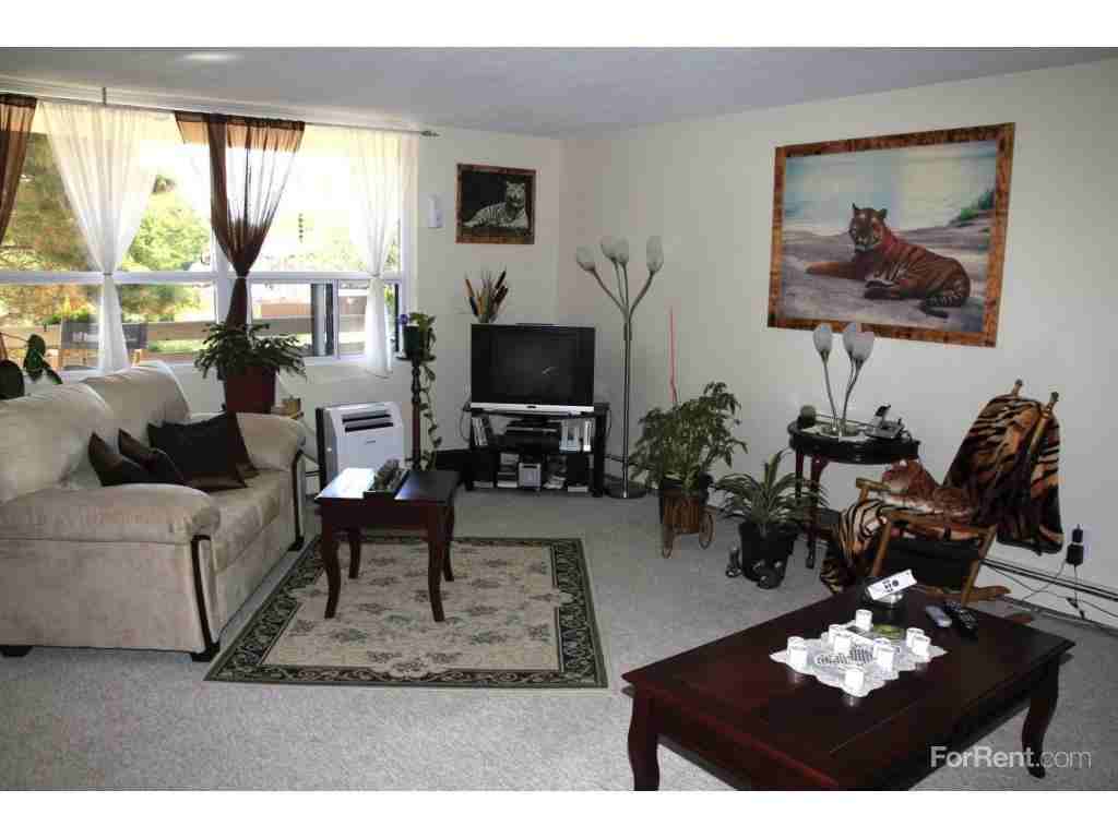 Surrey Lane Apartments III - Photo 3 of 6