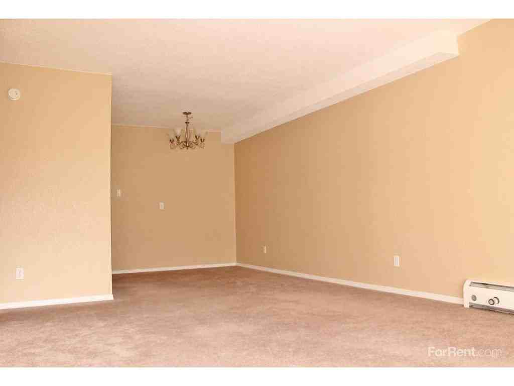 Pines Apartments - Photo 3 of 11