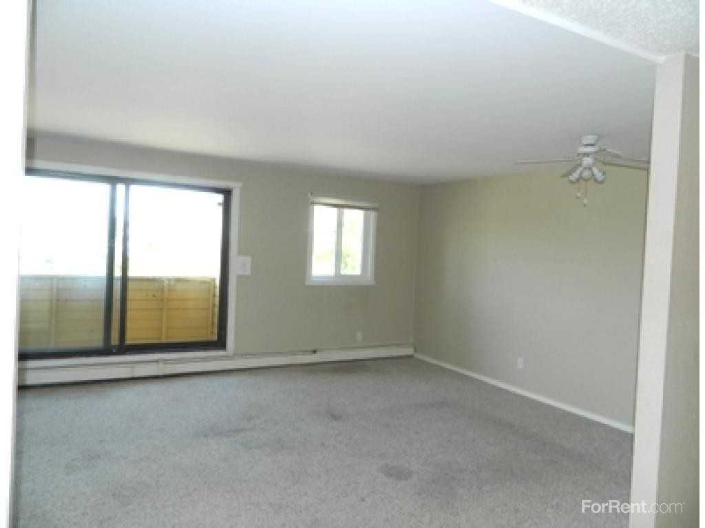 Westmont Apartments - Photo 3 of 6