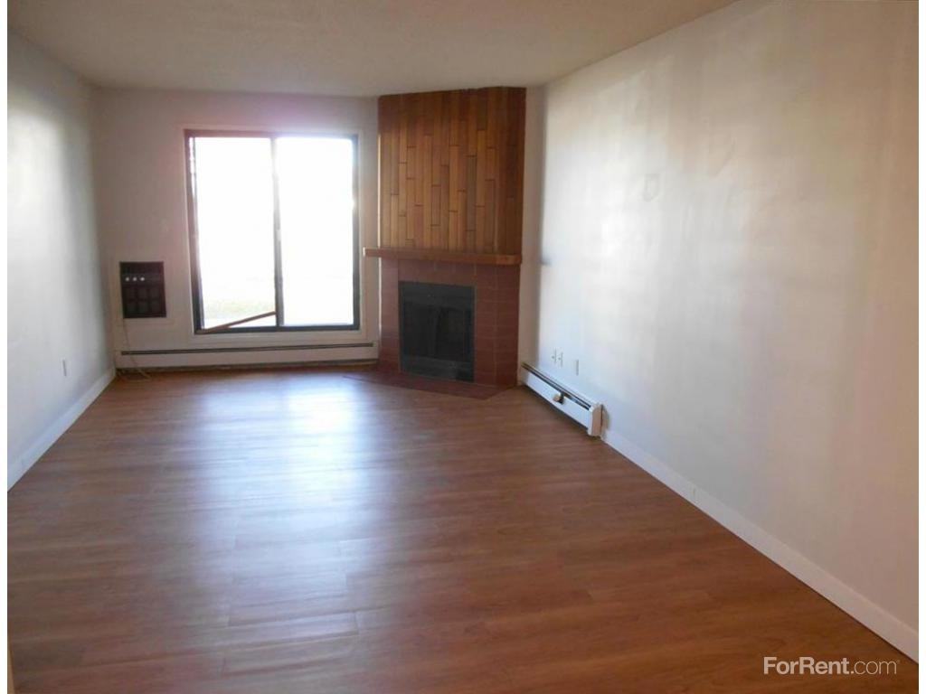 Cambridge Court - Photo 2 of 9