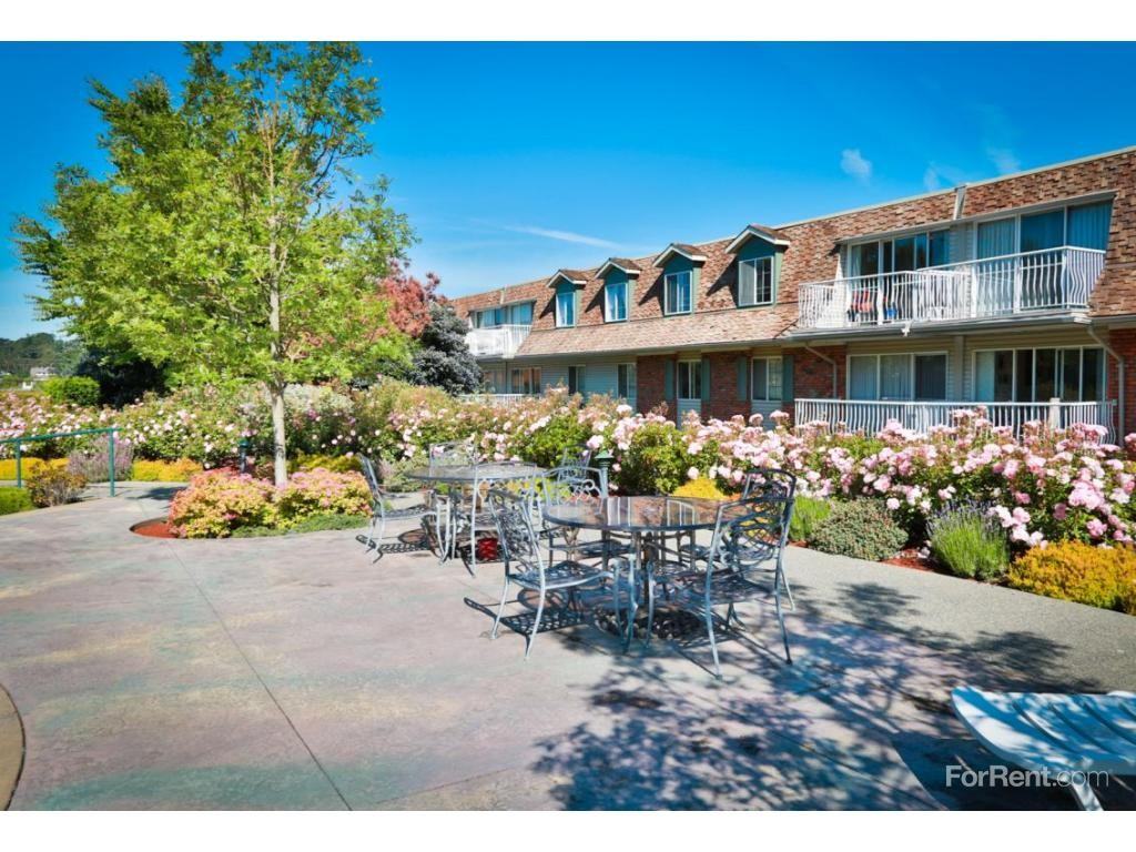 Fraser Tolmie Apartments 1701 Cedar Hill Cross Road, Saanich, BC V8P 2P9 Zumper