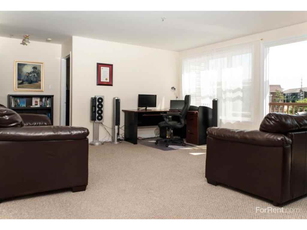 Glenbourne Gate - Photo 3 of 7