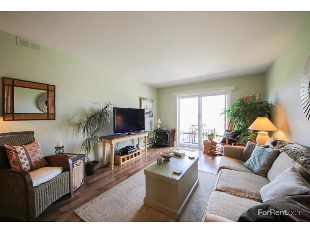 Strathmore Apartments - Photo 3 of 9