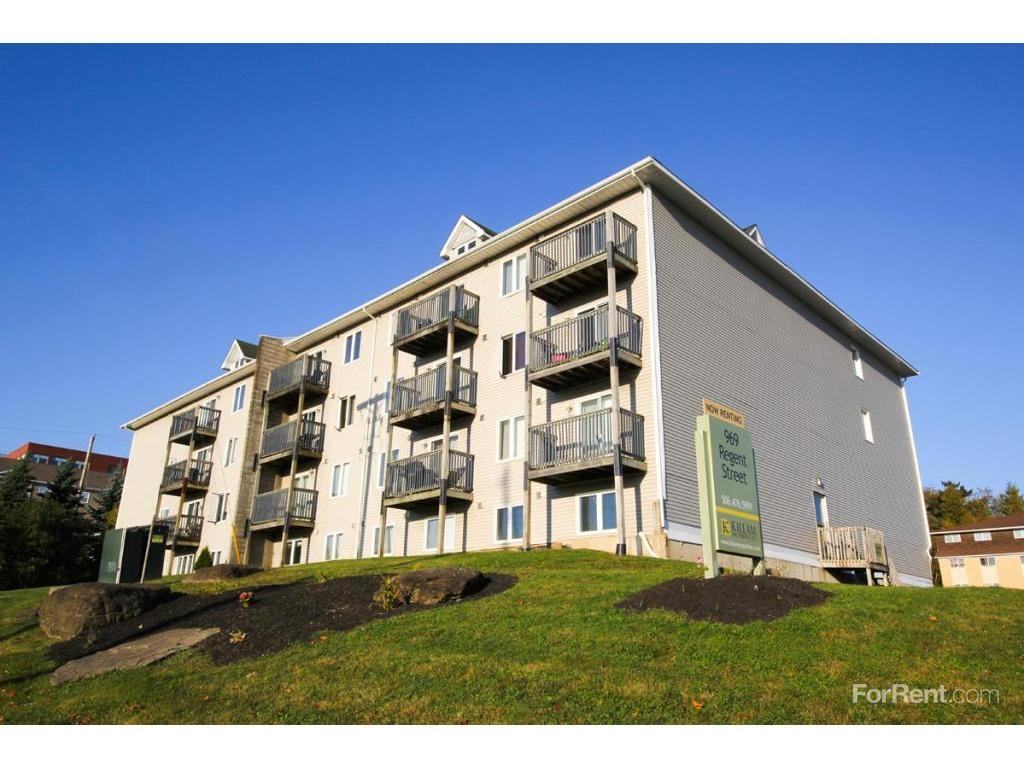 969 Regent Street - Photo 2 of 7