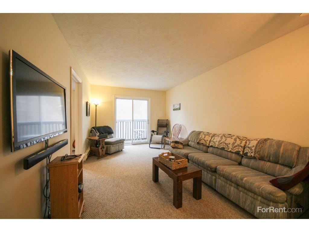 969 Regent Street - Photo 3 of 7