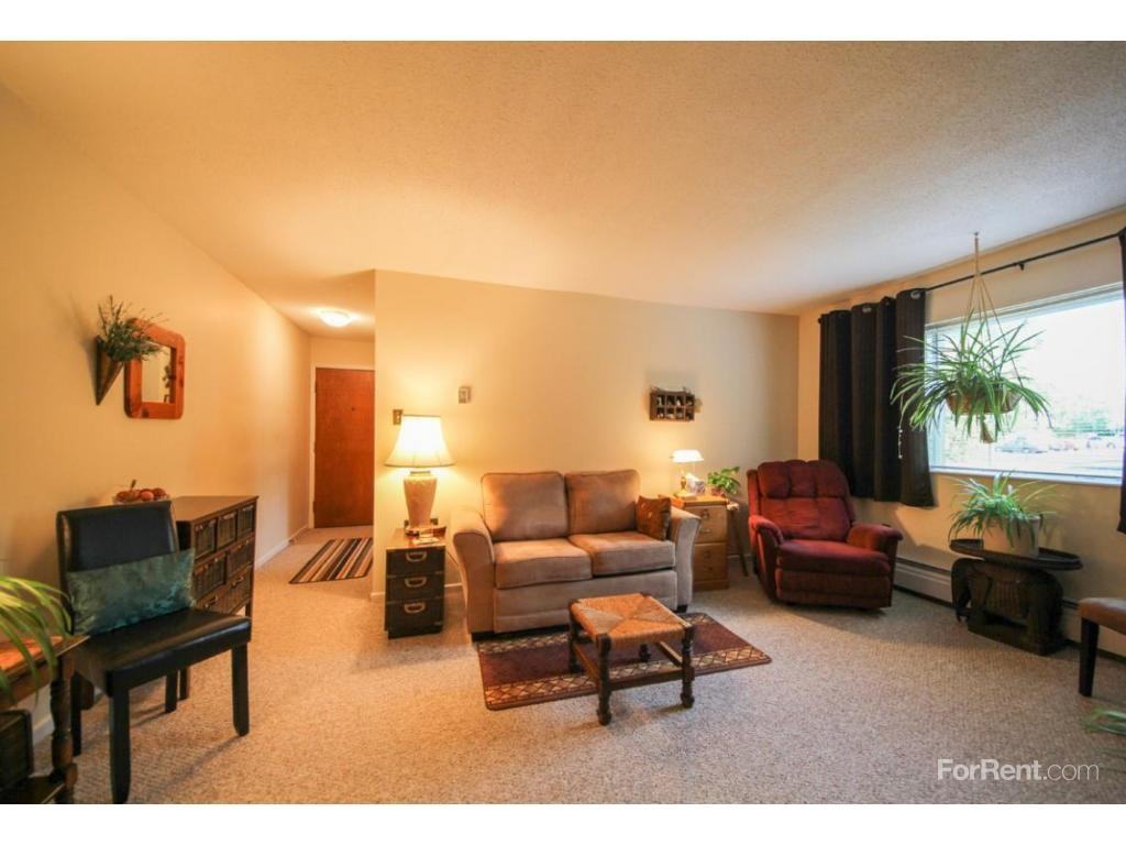 Elroy Apartments - Photo 3 of 9