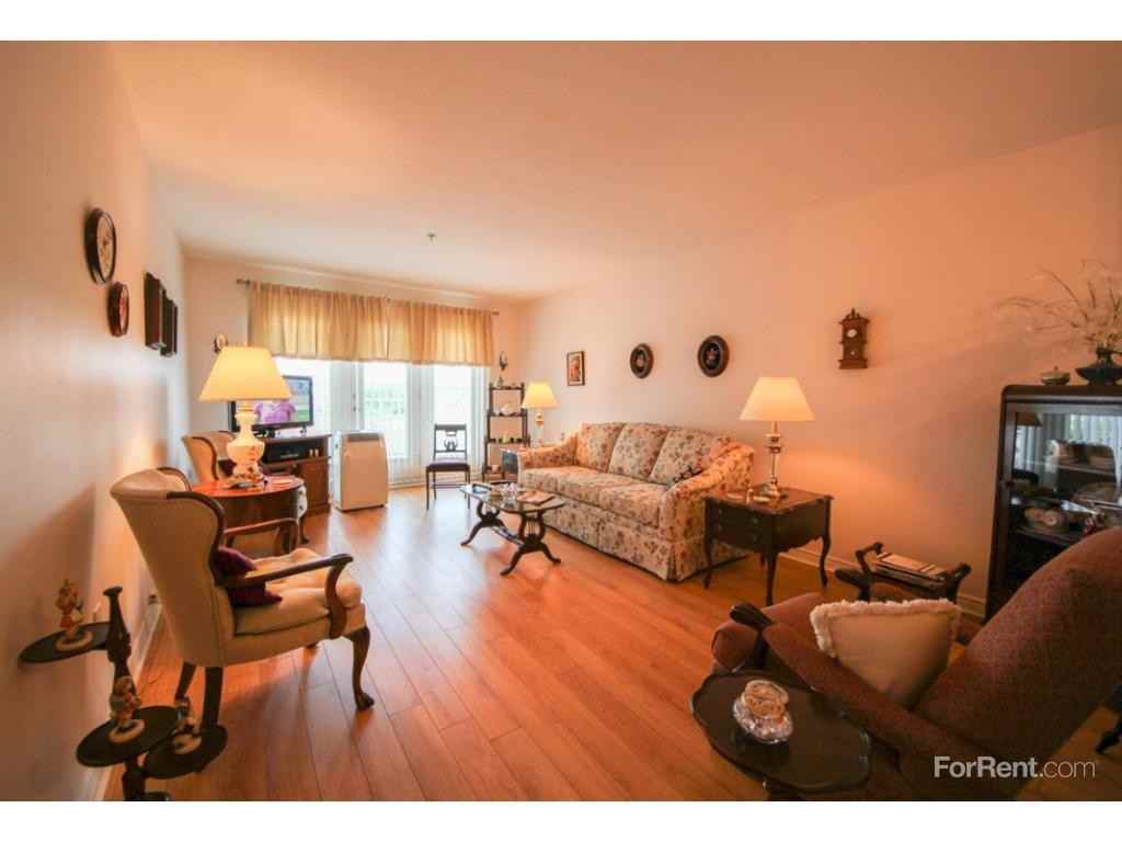 Cambridge Court - Photo 3 of 9