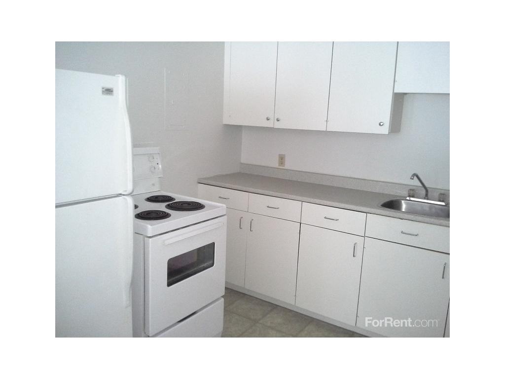 Carleton Towers Apartments 15 Mecklenburg St, Saint John, NB E2L 1P8