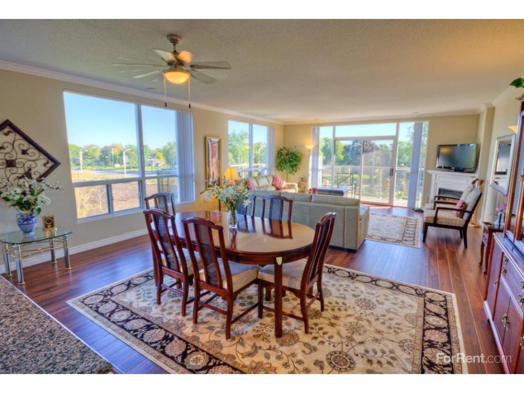 Richmond Hill - Photo 2 of 9