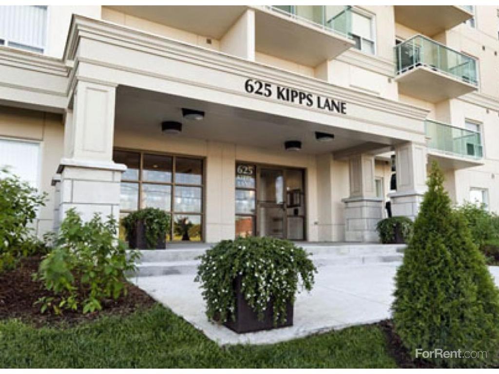 Blossom Gate - Photo 3 of 8