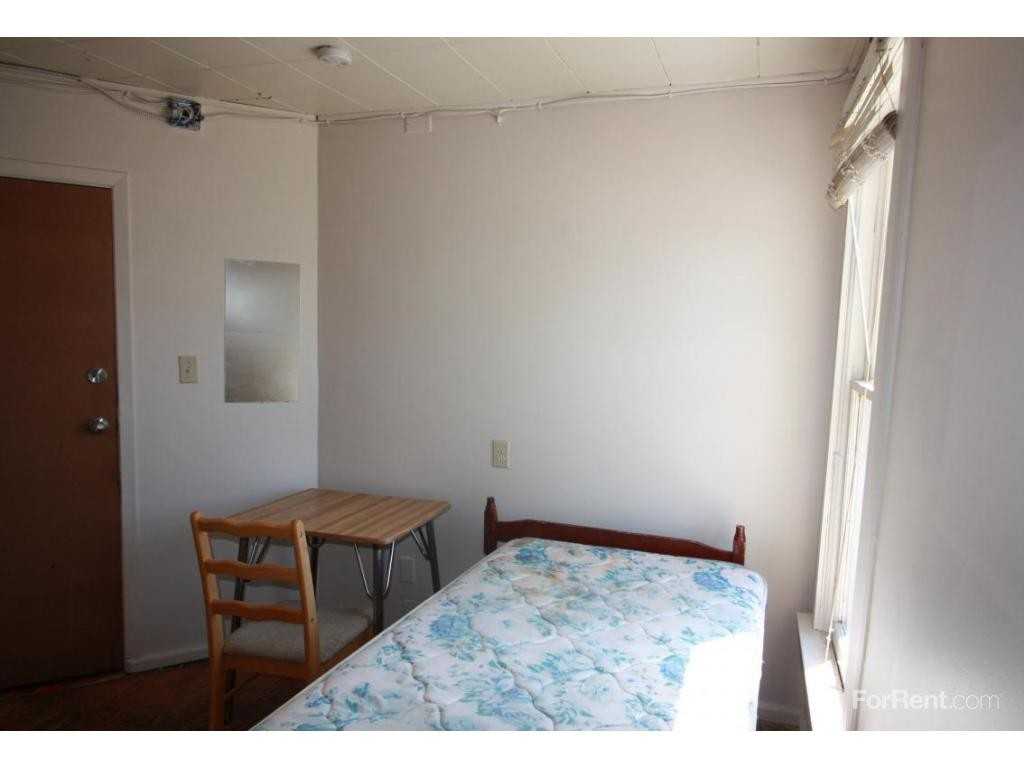 176 Christina St S - Photo 2 of 7