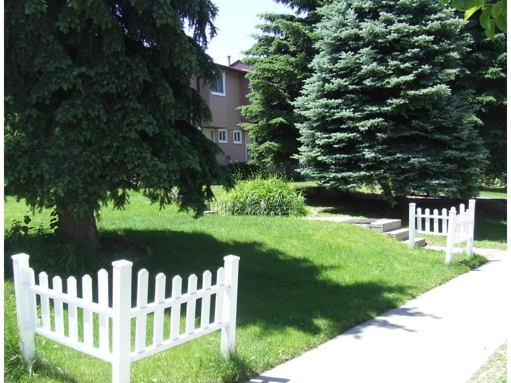 Brenyon Way Townhouses - Photo 3 of 9