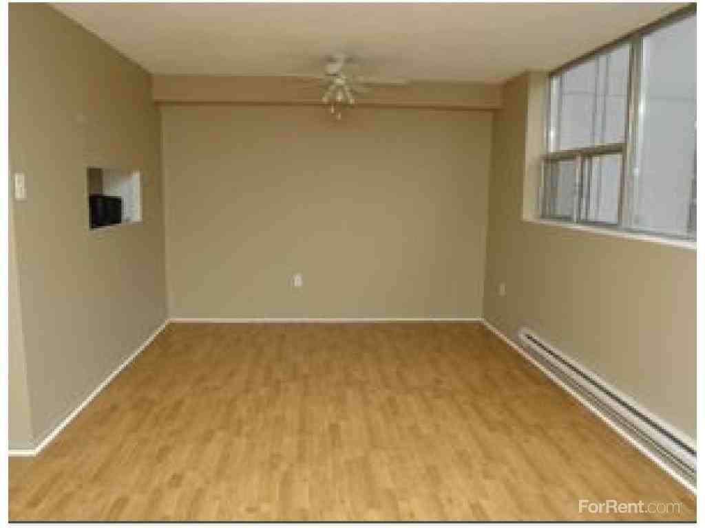 Brenyon Place - Photo 2 of 6