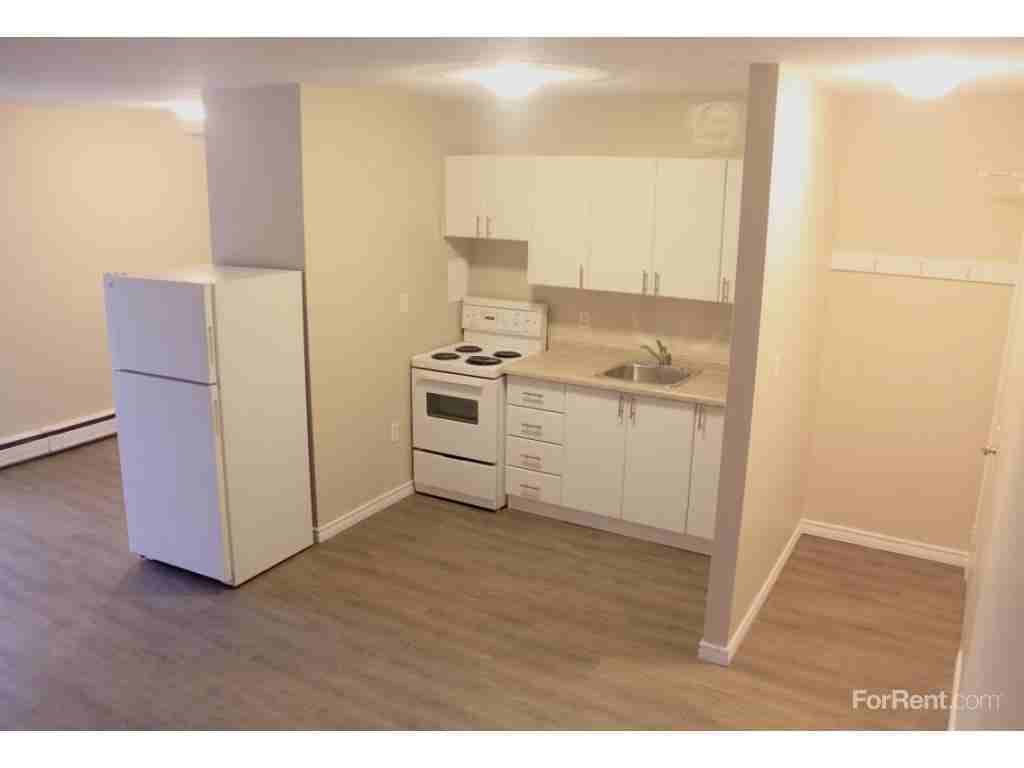 Topaz Apartments - Photo 3 of 7