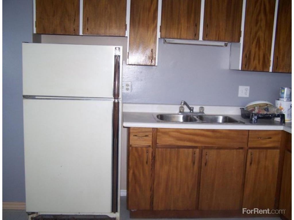 766 Indian Rd N - Photo 3 of 12