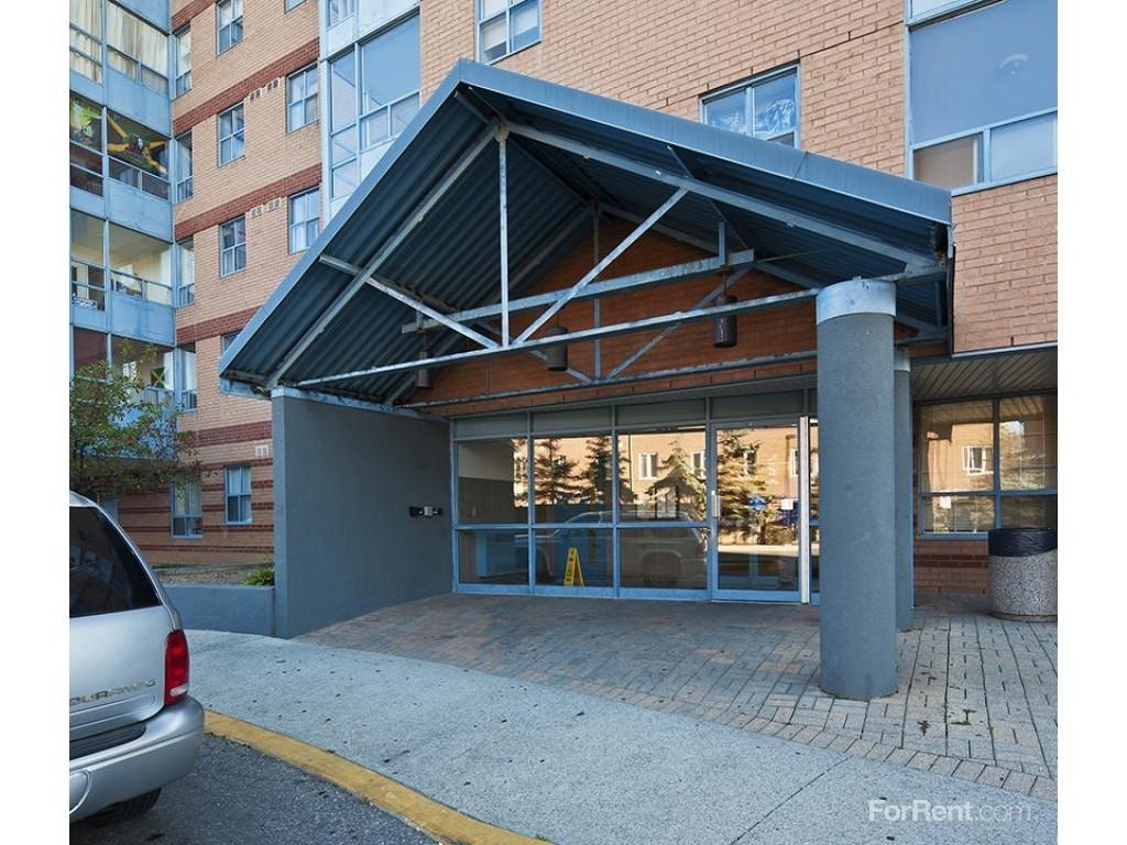 Union Village Apartments 116 Railroad St, Brampton, ON L6X 1G9 Zumper