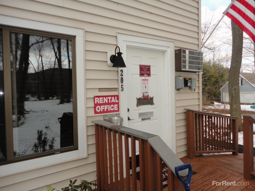 Woodbury Gardens - Photo 2 of 12