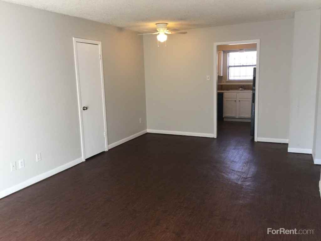 Hunter Oaks - Photo 2 of 6