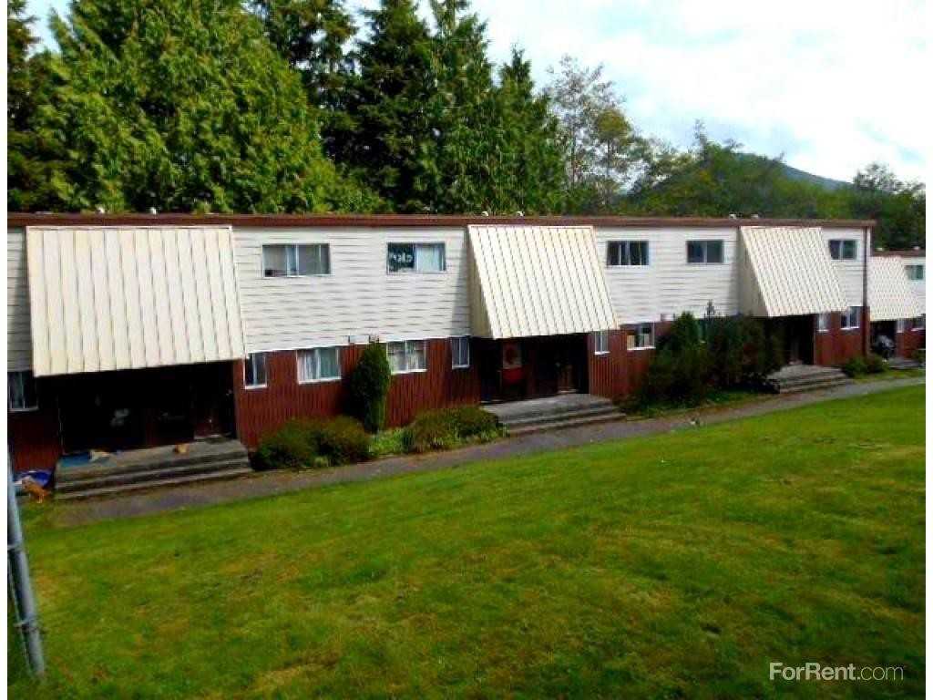 Cedar Ridge Townhomes Apartments 1600 10 Ave E, Prince Rupert, BC V8J
