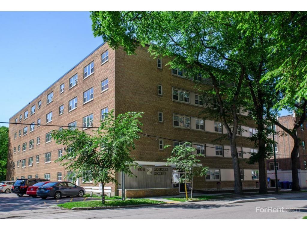 Palmer House, Winnipeg - Photo 2 of 3