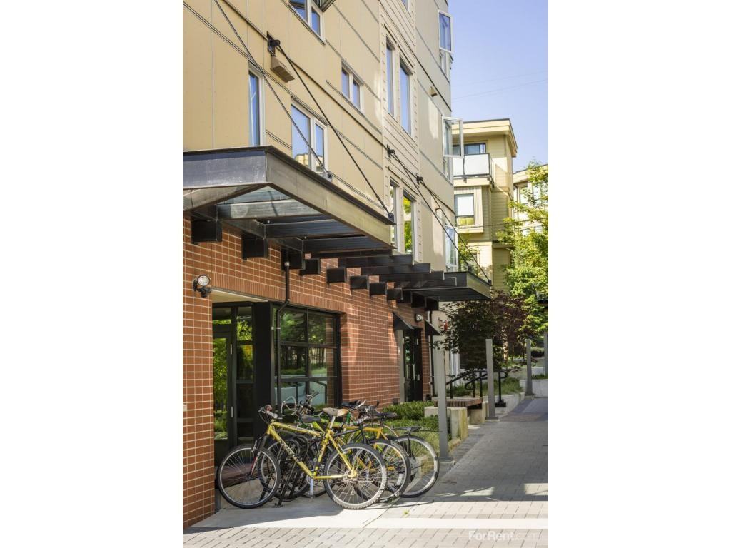 Porter Apartments - Photo 3 of 12