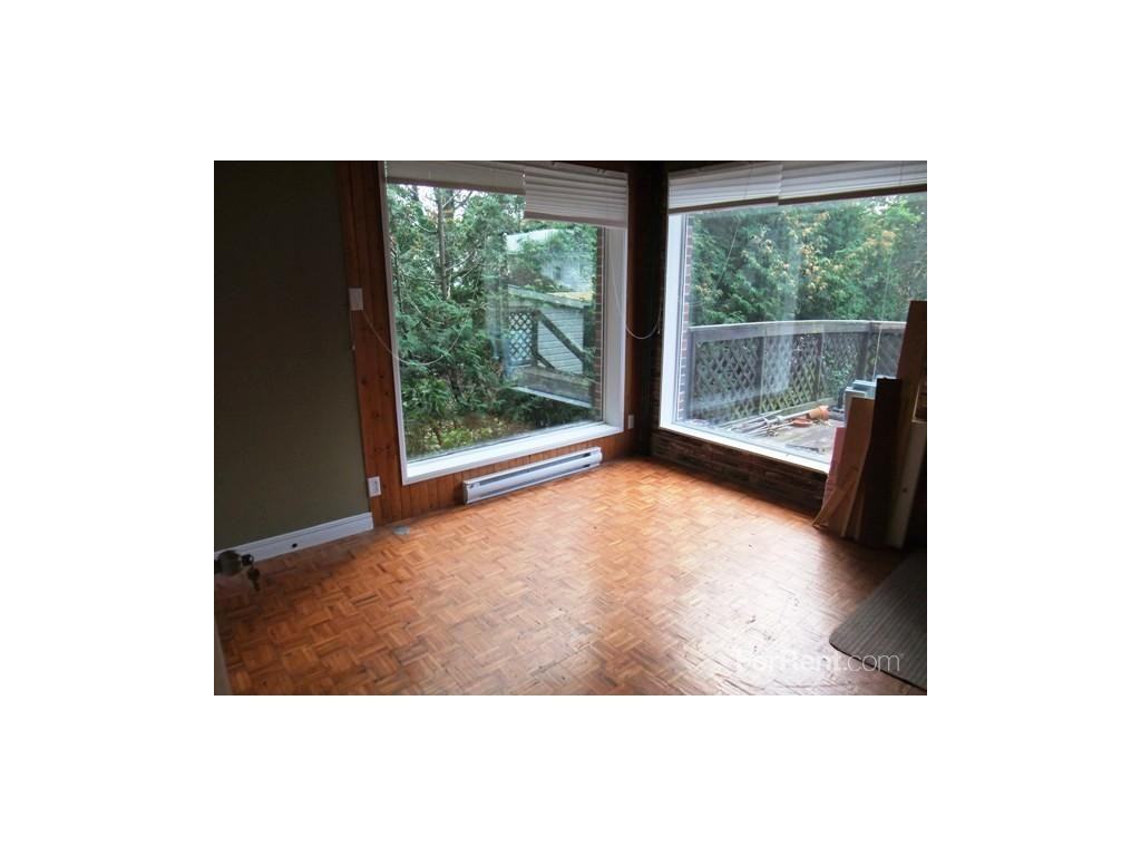 528 Victoria - Photo 2 of 12