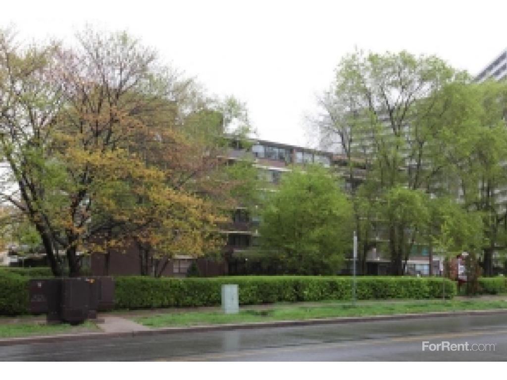 42 Thorncliffe park ave - Photo 2 of 7