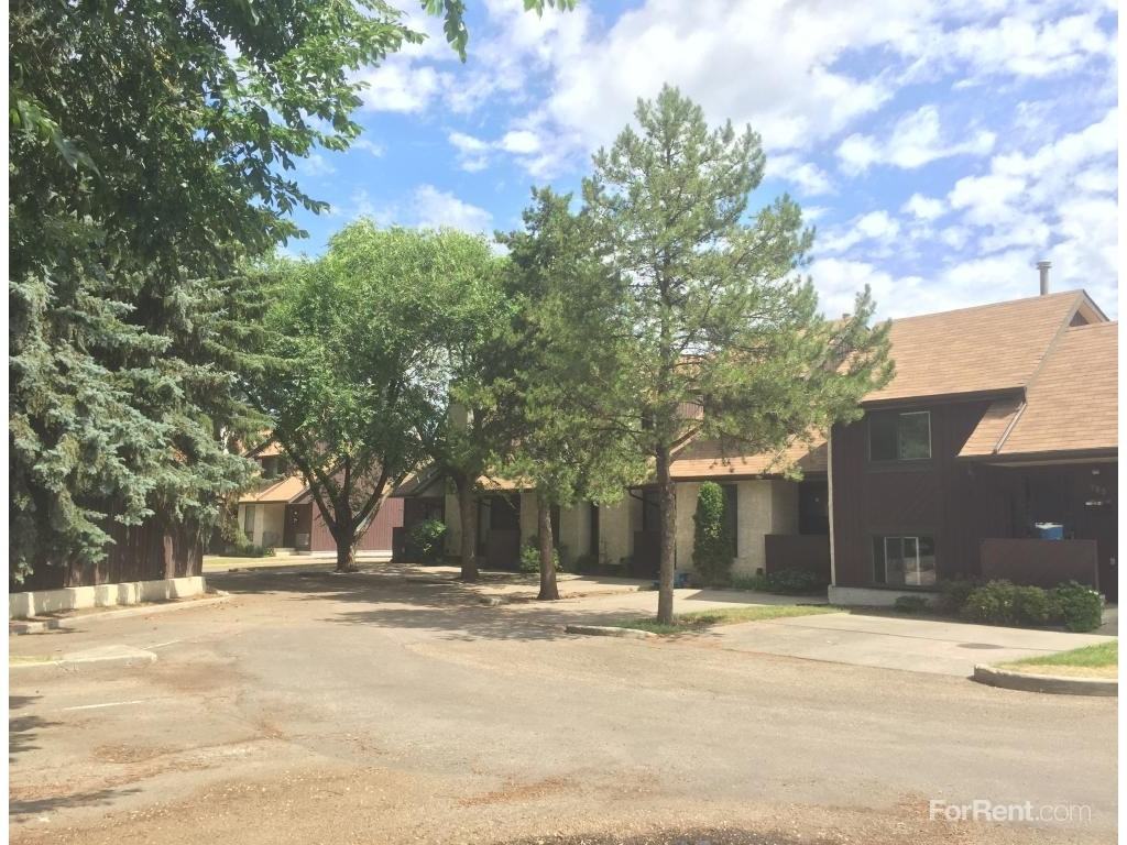 Blue Quill Park Estates Apartments 782 Saddleback Rd NW, Edmonton, AB