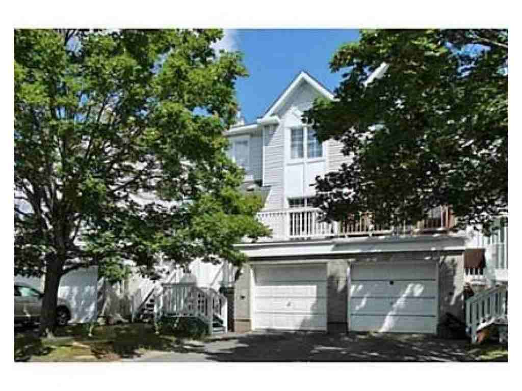 16 Castlegreen Private Apartments in Greenboro East, Ottawa, ON K1T 3N4 Zumper