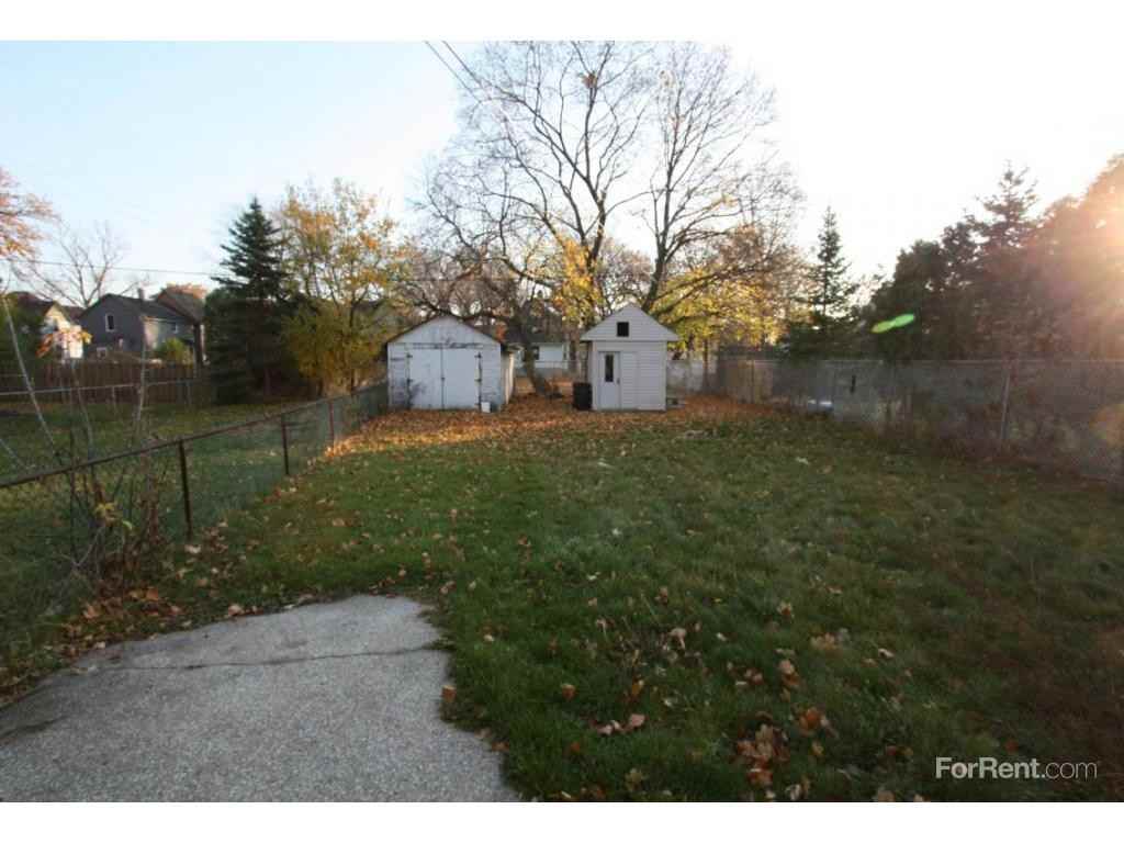 523 Confederation St - Photo 2 of 12